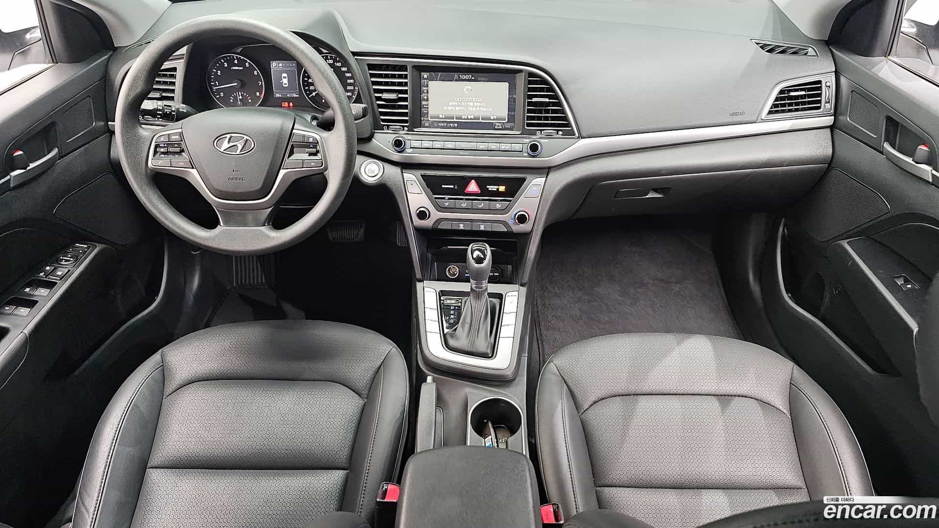 AVANTE Hyundai 2017.11-INNER-007