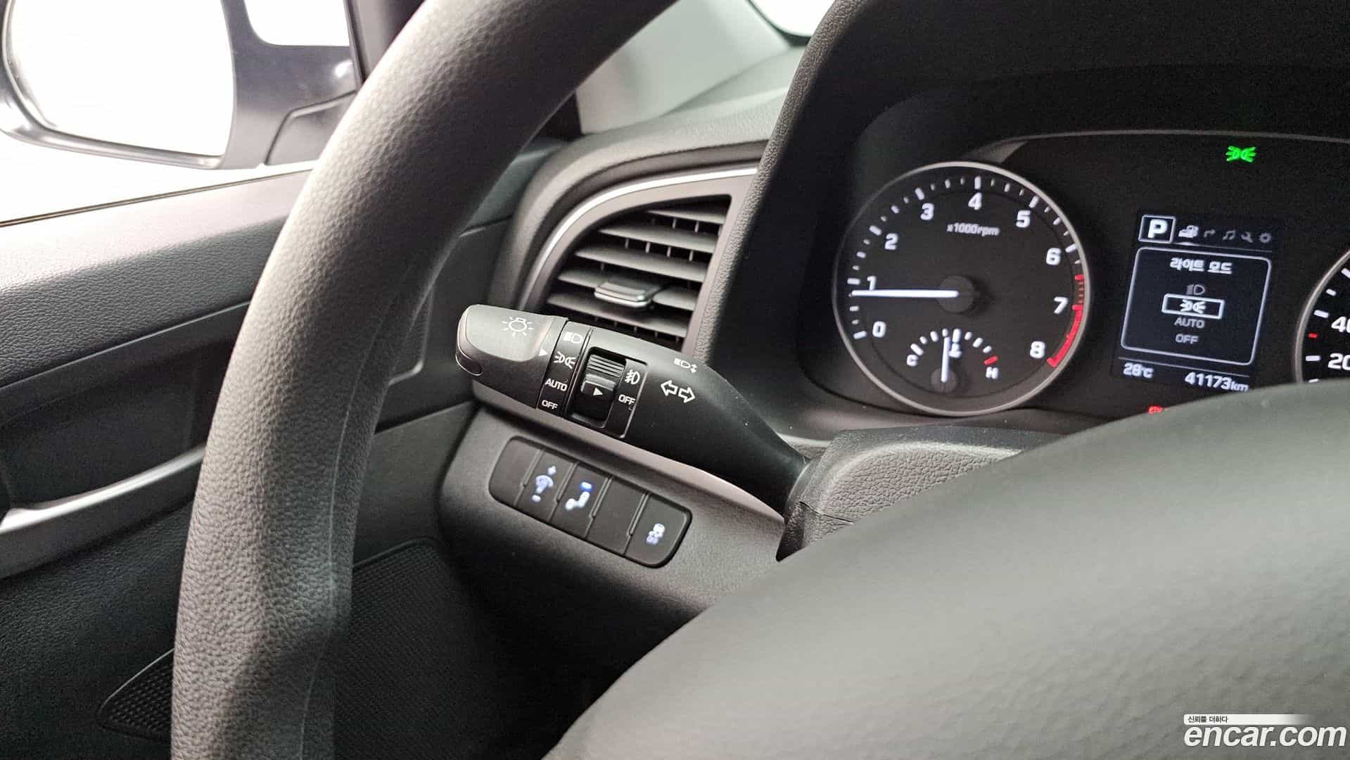 AVANTE Hyundai 2017.11-OPTION-019