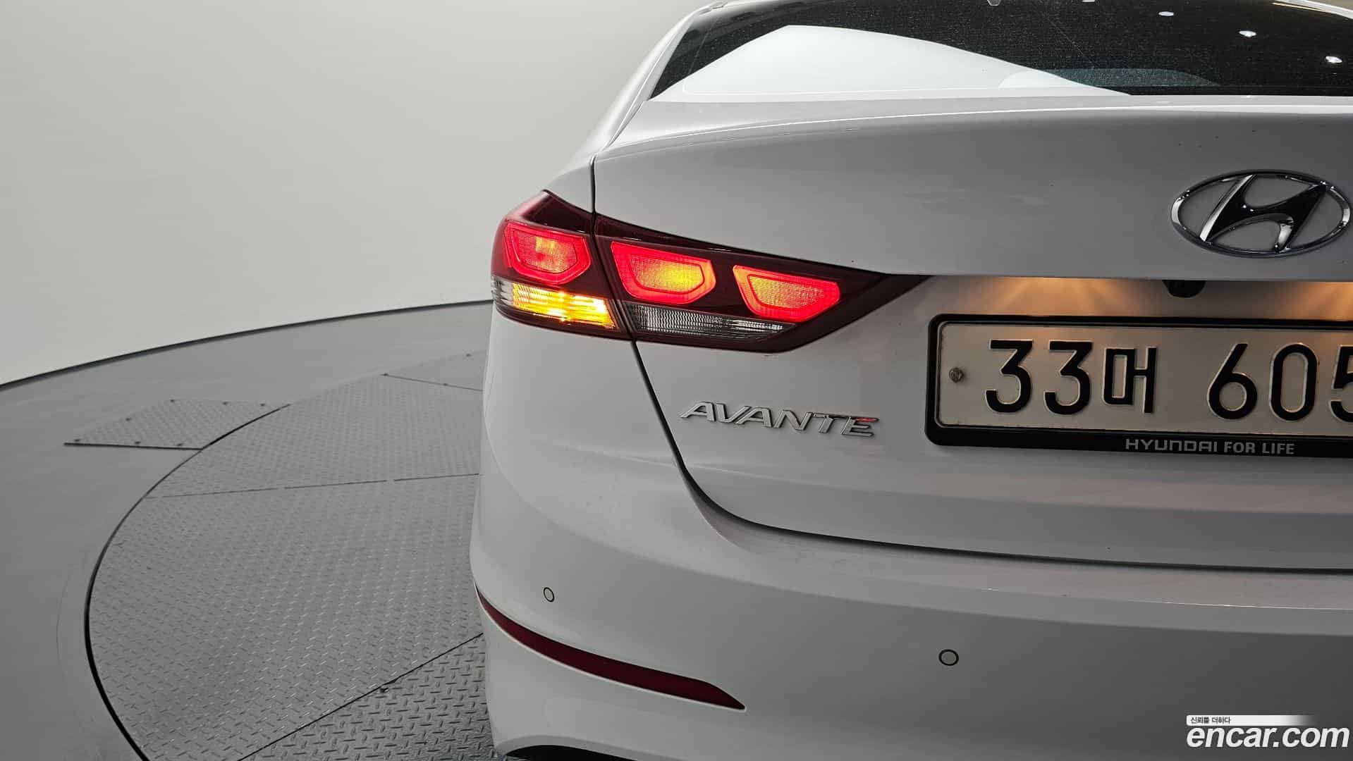 AVANTE Hyundai 2017.11-OUTER-033