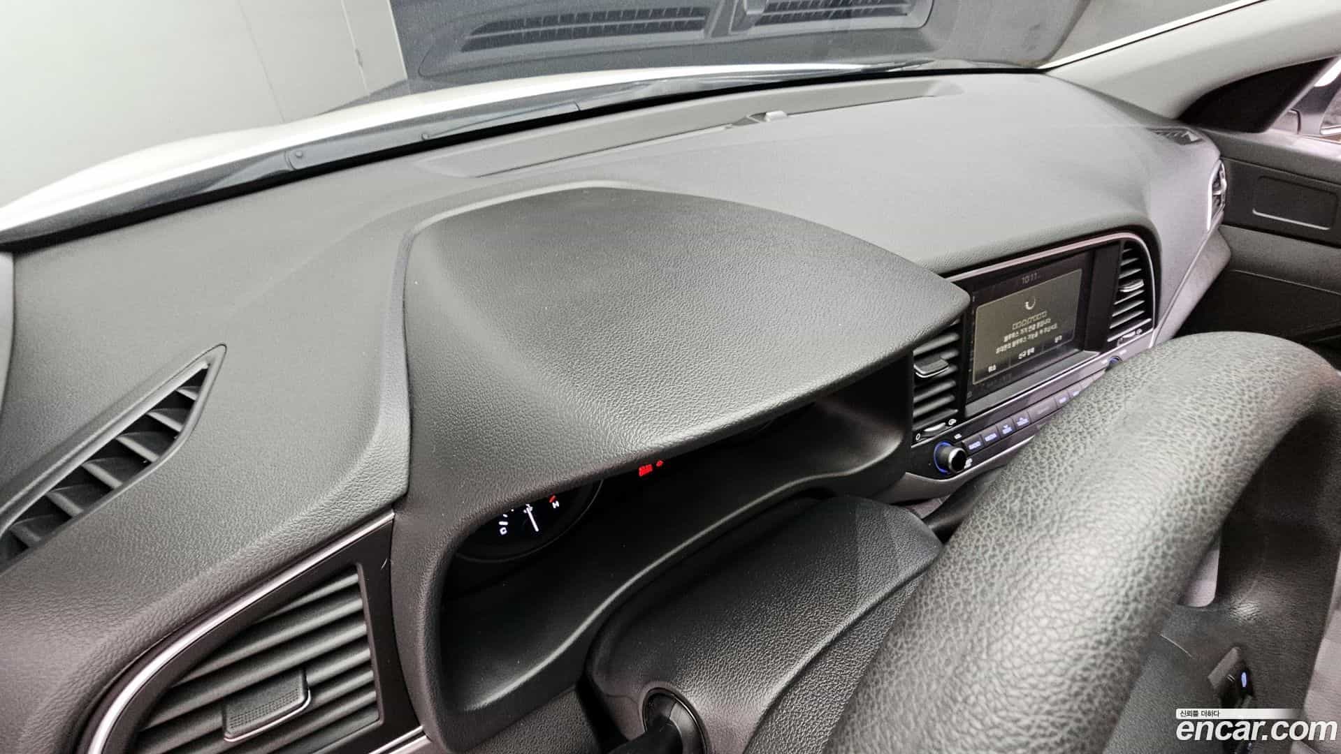 AVANTE Hyundai 2017.11-OPTION-040