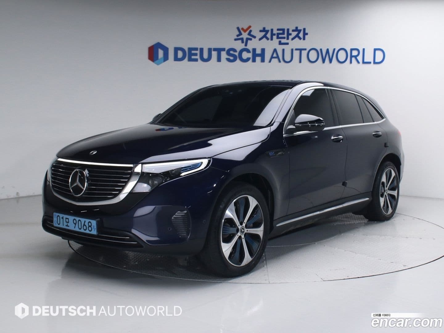 Main__Slider__Photo:EQC Mercedes-Benz 2020.11-0