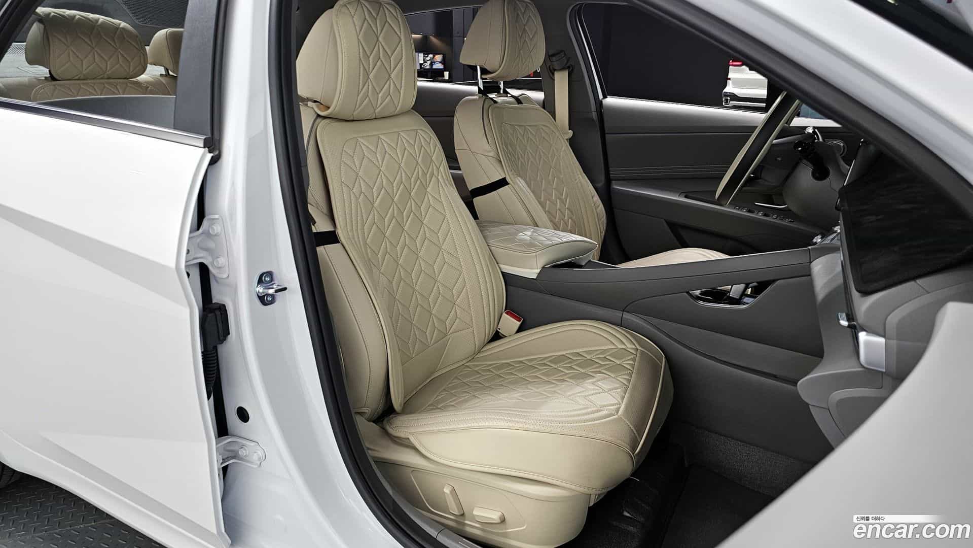 AVANTE Hyundai 2025.10-OPTION-015