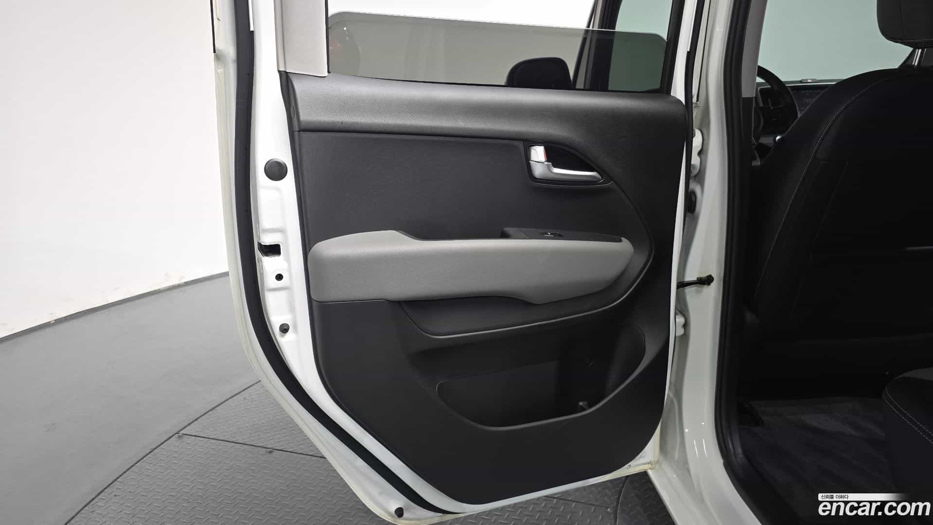 RAY Kia 2022.2-INNER-035