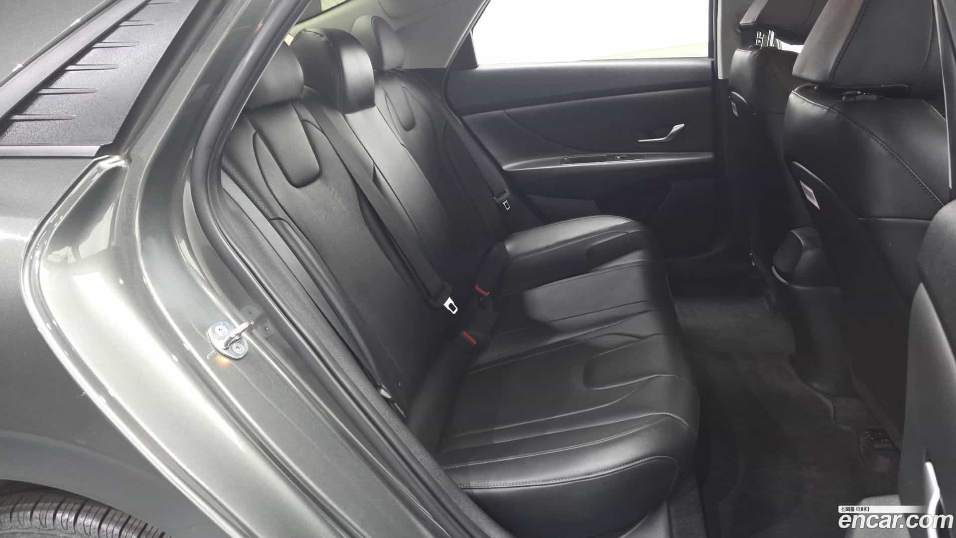 AVANTE Hyundai 2022.3-OPTION-015