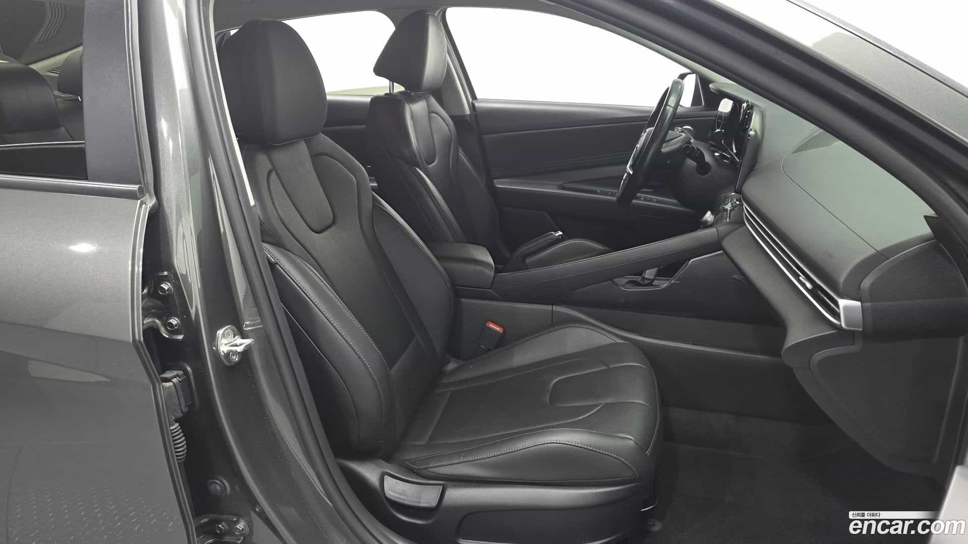 AVANTE Hyundai 2022.3-OPTION-016