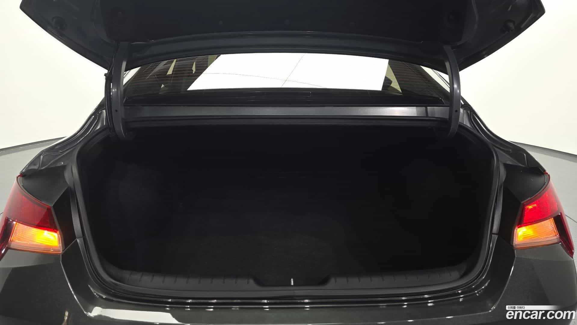 AVANTE Hyundai 2022.3-OPTION-024