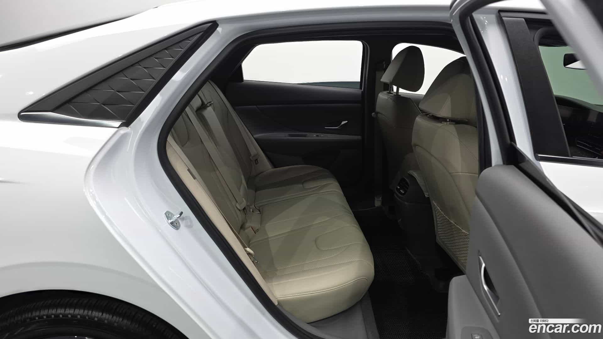 AVANTE Hyundai 2024.3-OPTION-016