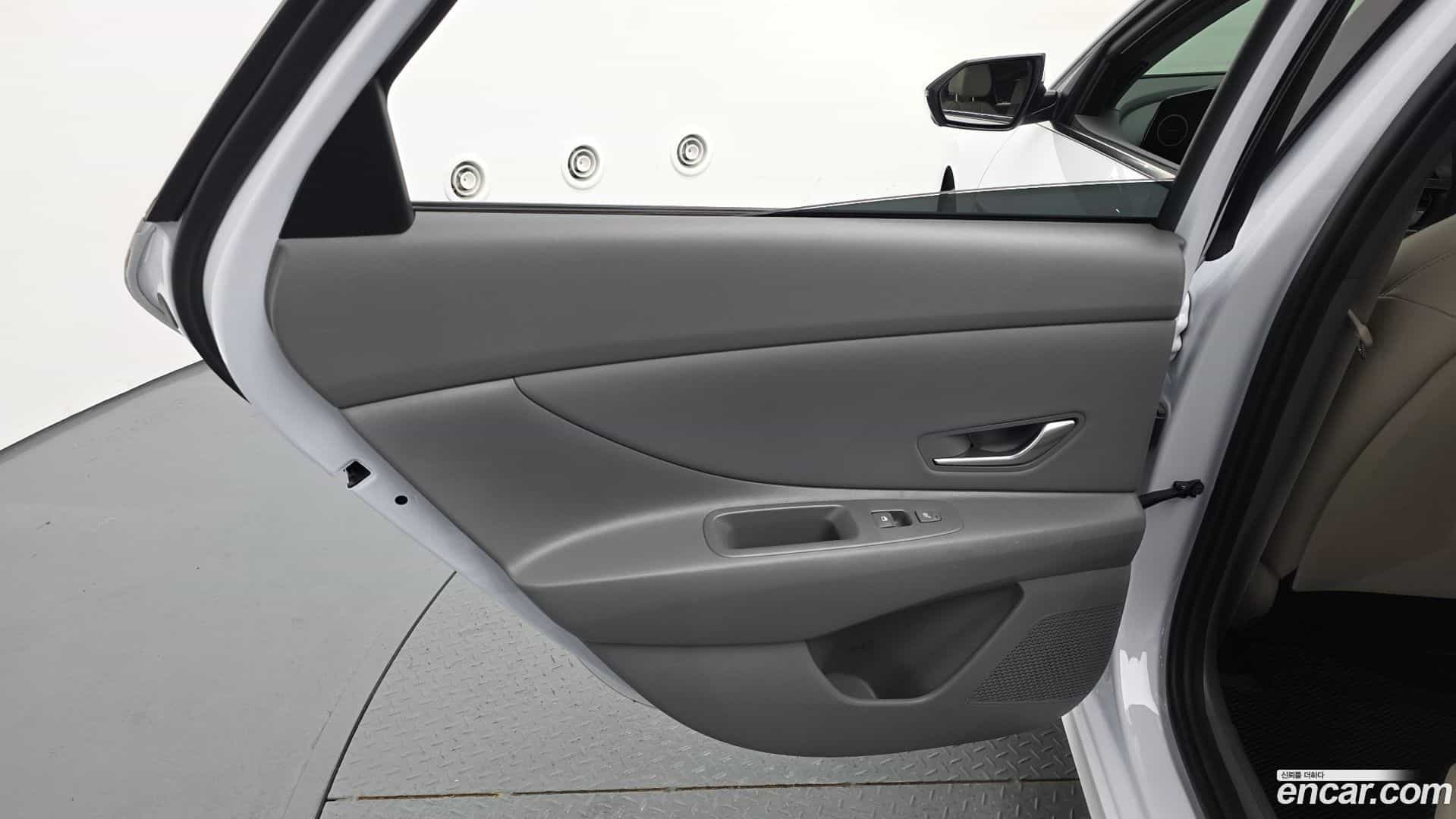 AVANTE Hyundai 2024.3-INNER-035