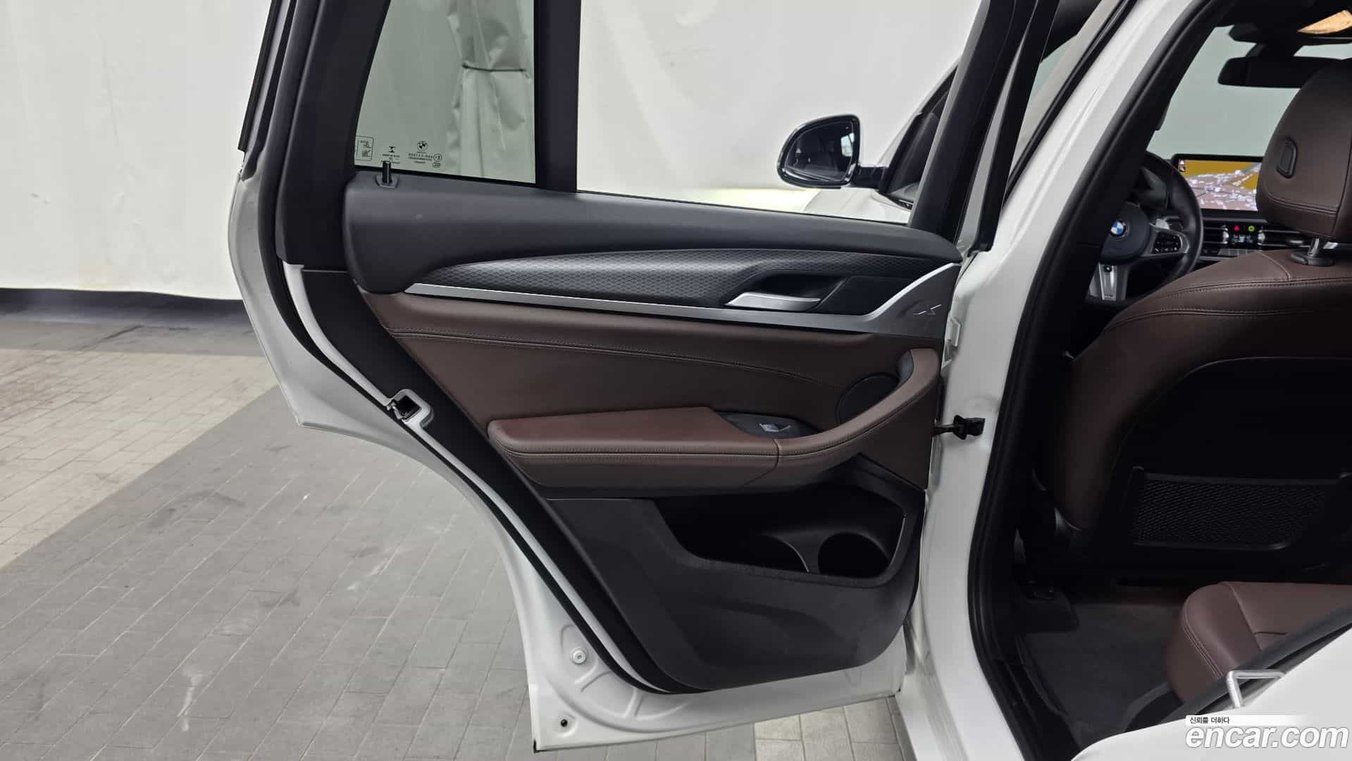X4 BMW 2023.1-INNER-035