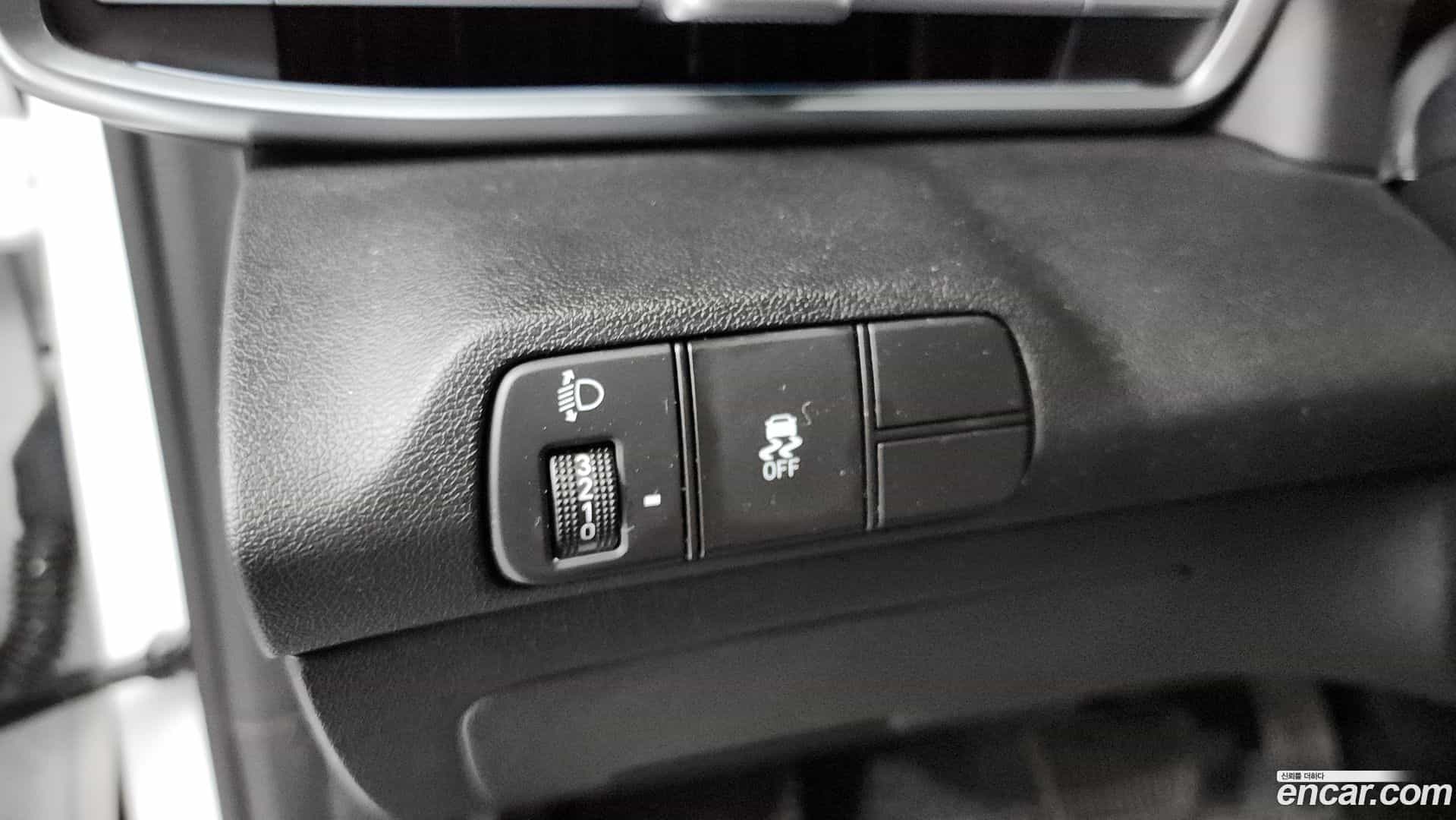 AVANTE Hyundai 2023.8-OPTION-040