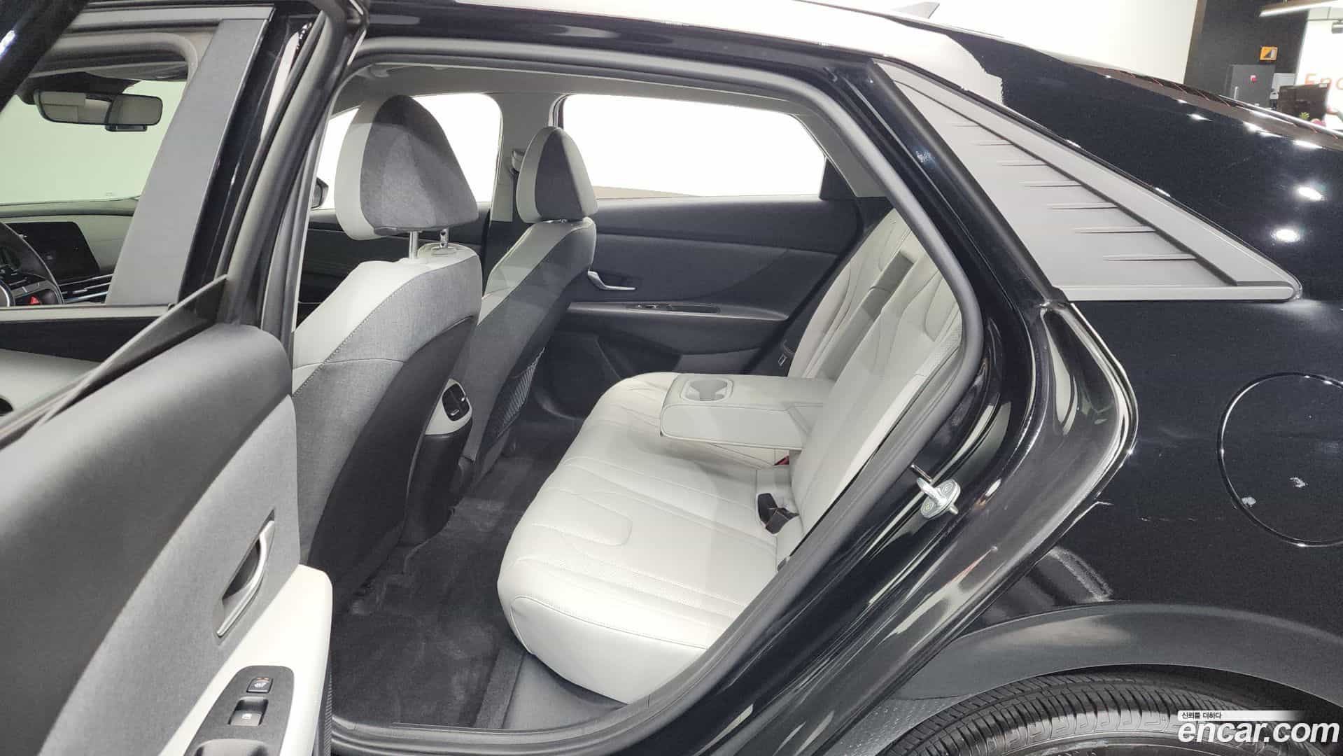 AVANTE Hyundai 2022.6-OPTION-016