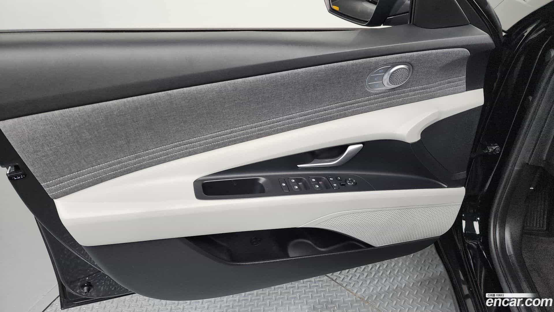 AVANTE Hyundai 2022.6-INNER-034