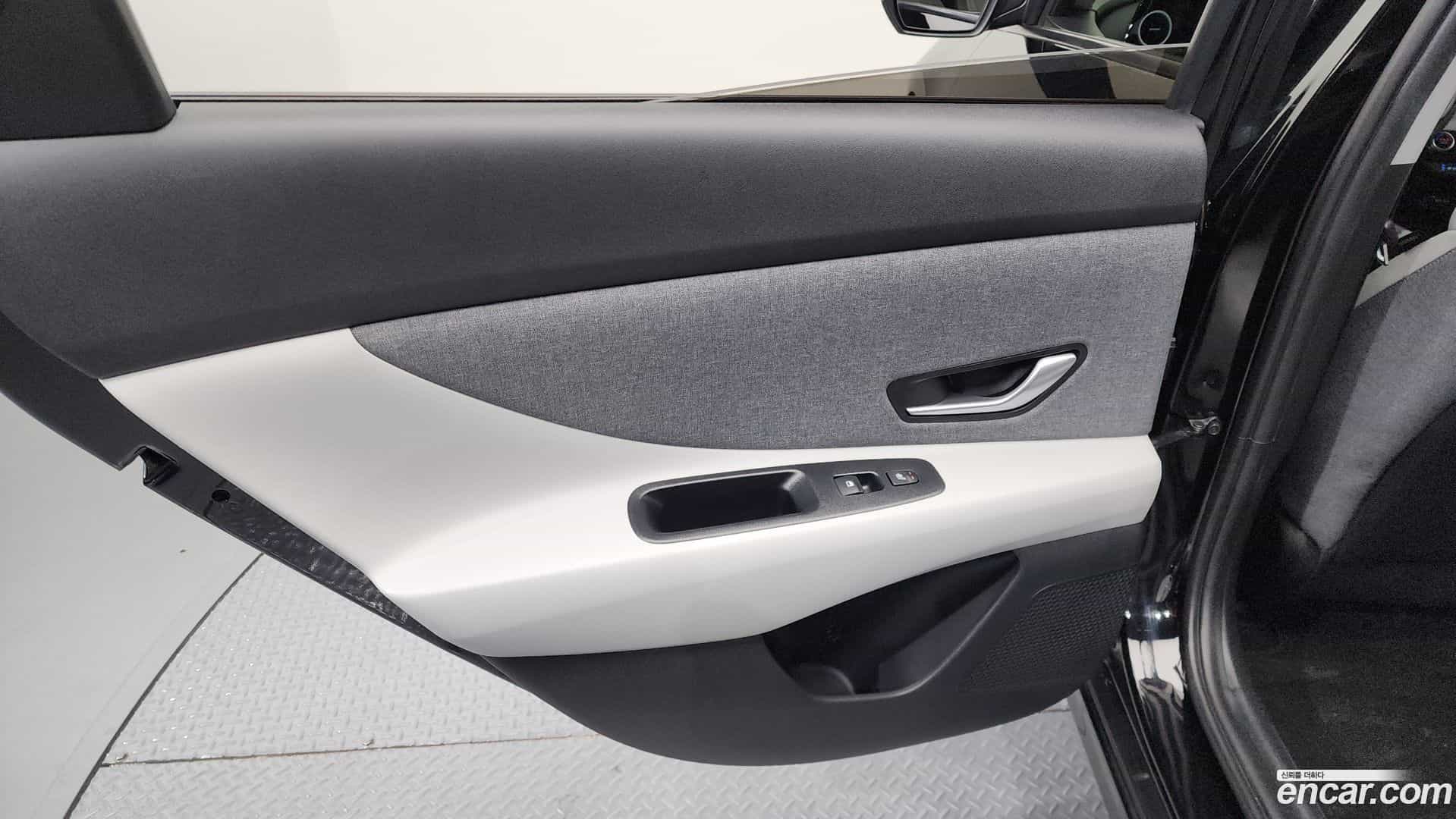 AVANTE Hyundai 2022.6-INNER-035