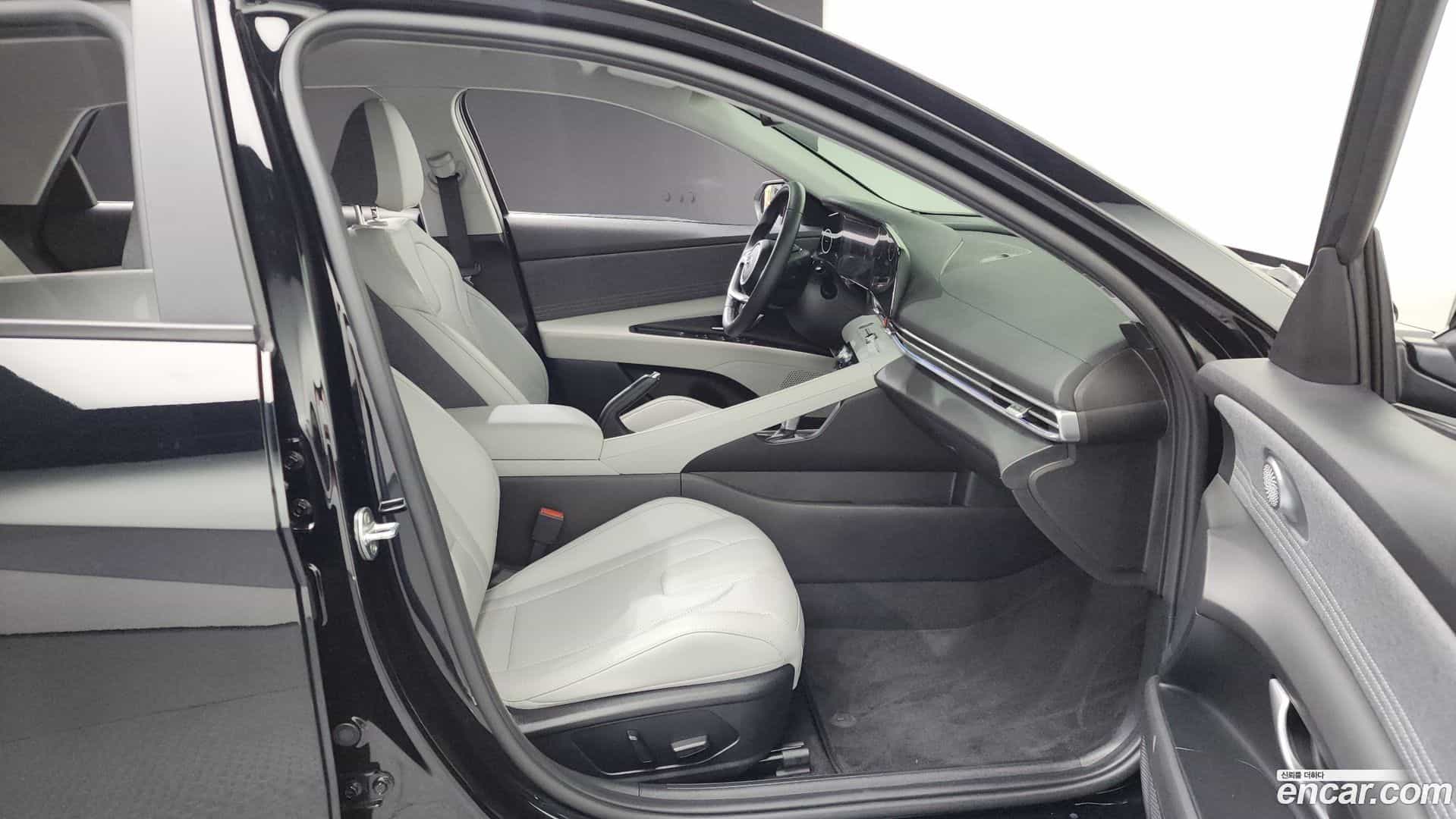 AVANTE Hyundai 2022.6-INNER-036