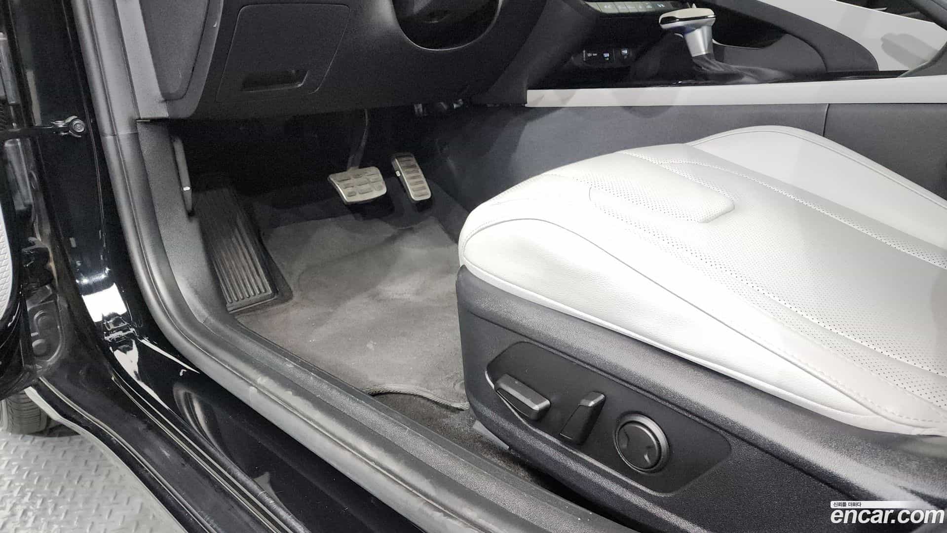 AVANTE Hyundai 2022.6-OPTION-042