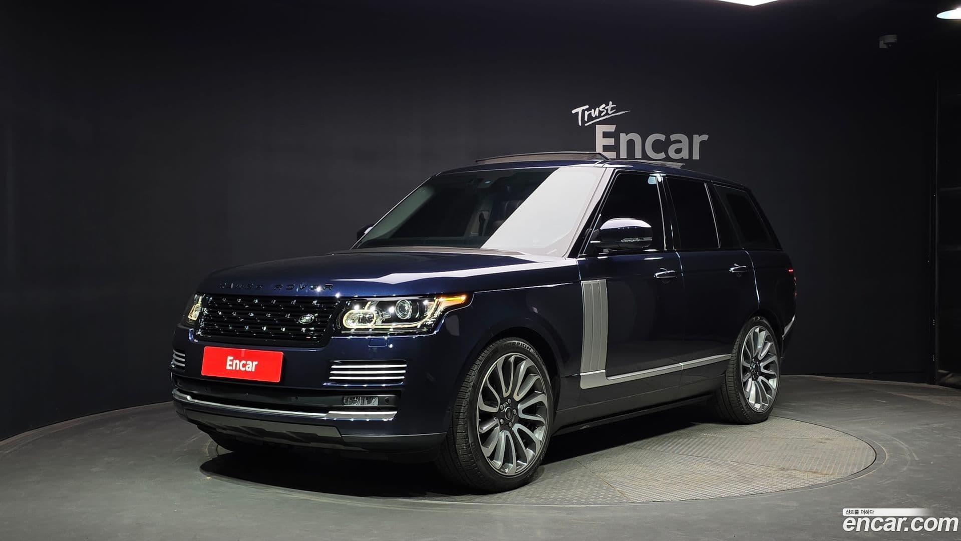 Main__Slider__Photo:Range Rover Land Rover 2016.11-0