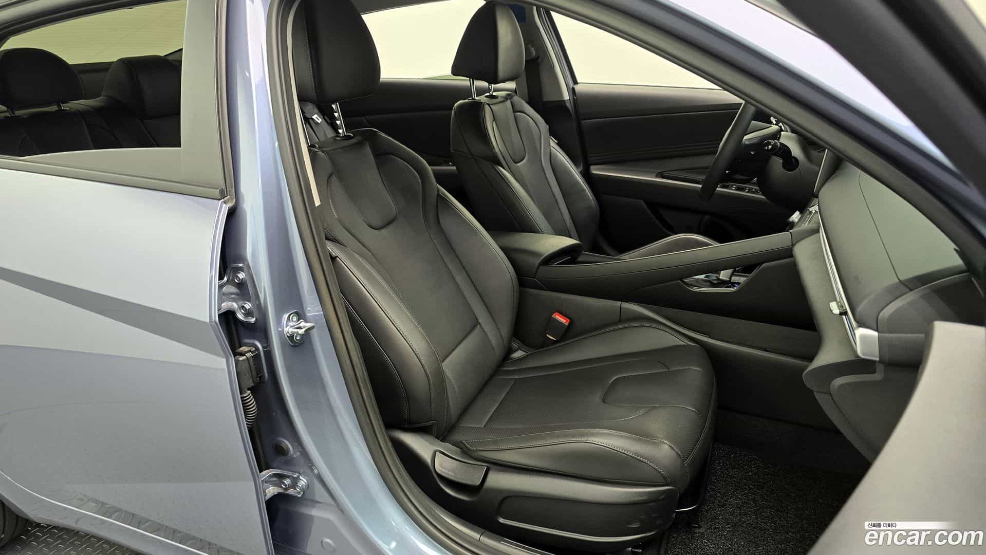 AVANTE Hyundai 2025.10-OPTION-016