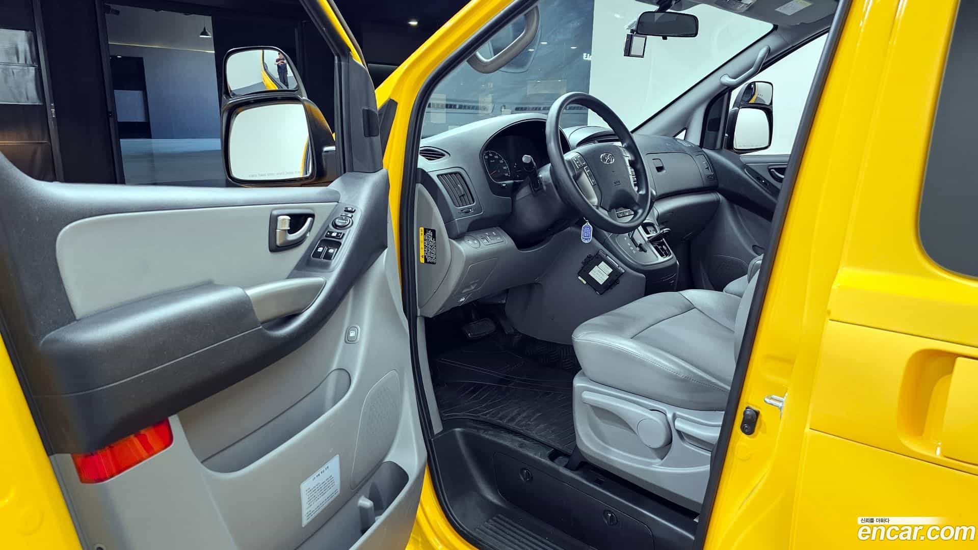 Starex Hyundai 2021.2-INNER-010