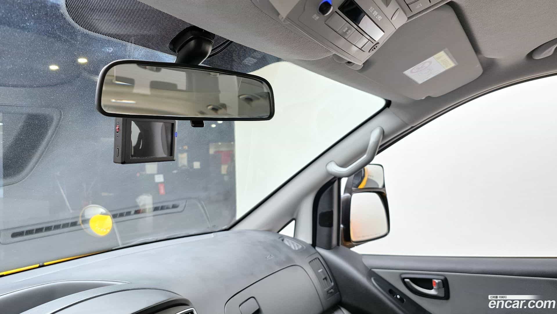 Starex Hyundai 2021.2-OPTION-040