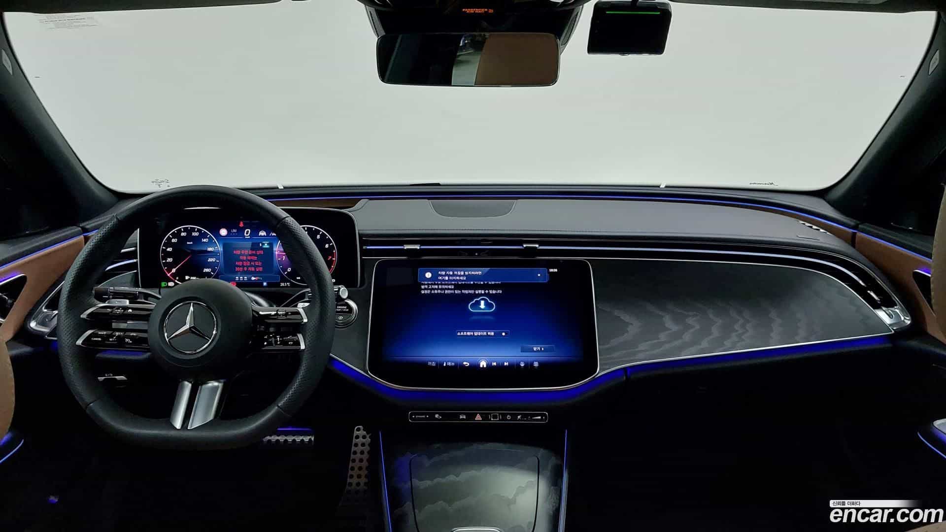 E-Class Mercedes-Benz 2025.8-INNER-007