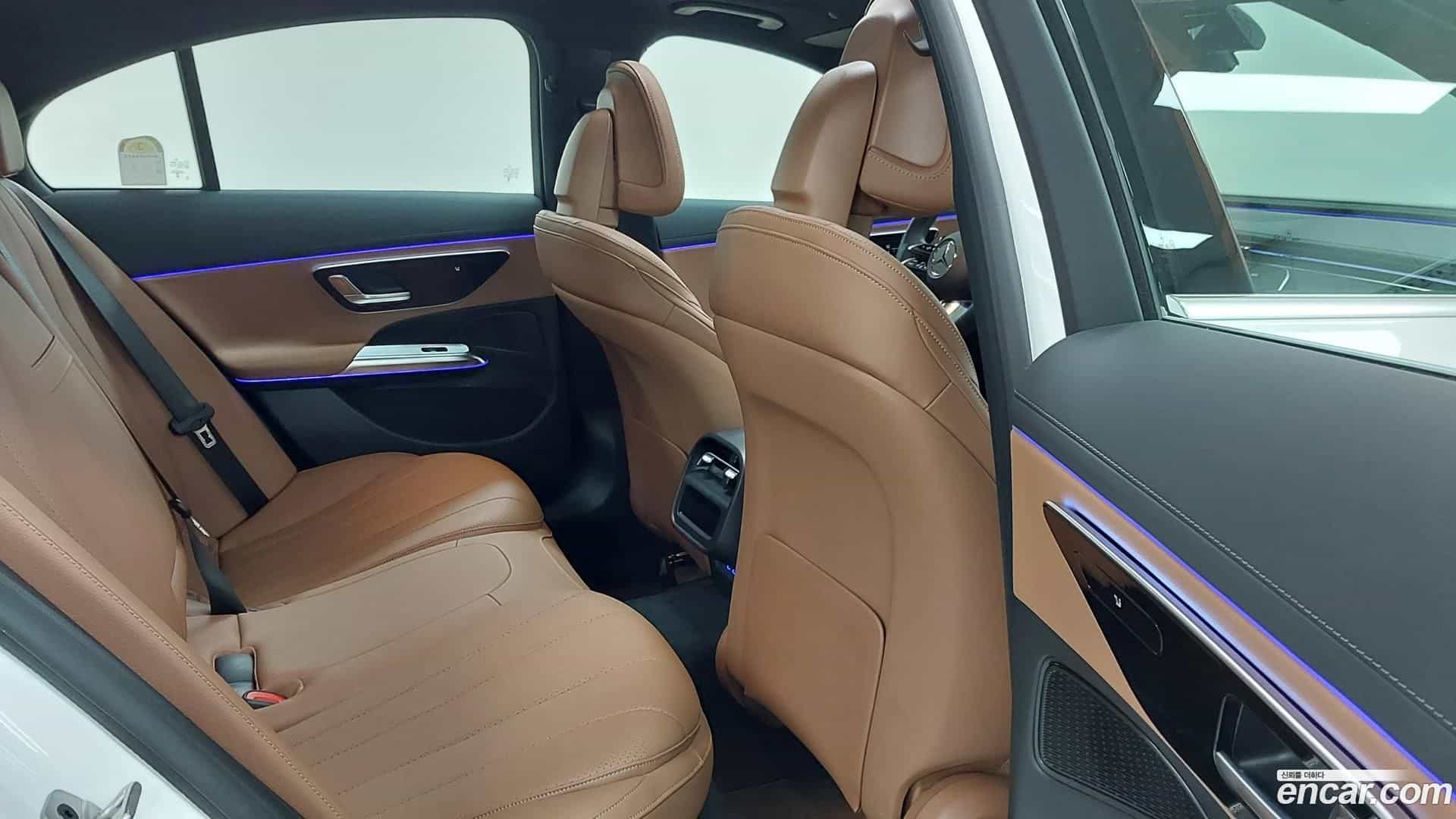 E-Class Mercedes-Benz 2025.8-INNER-010