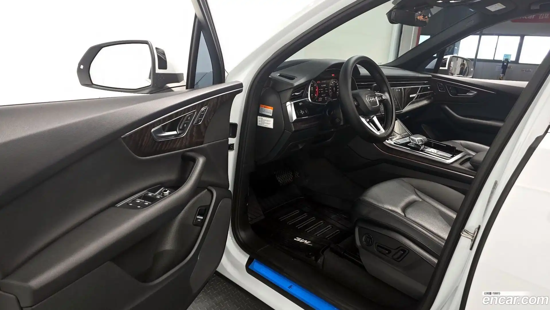 Q7 Audi 2021.11-INNER-010