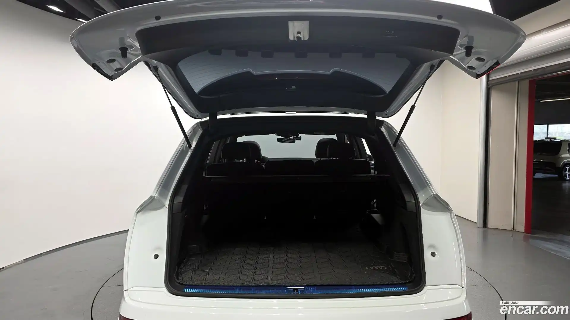 Q7 Audi 2021.11-OPTION-024