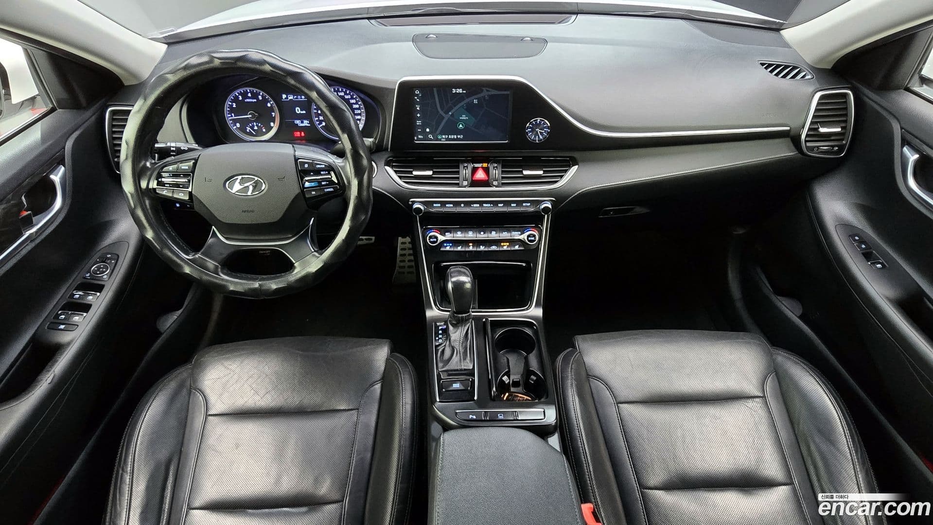 Main__Slider__Photo:Grandeur Hyundai 2018.2-6