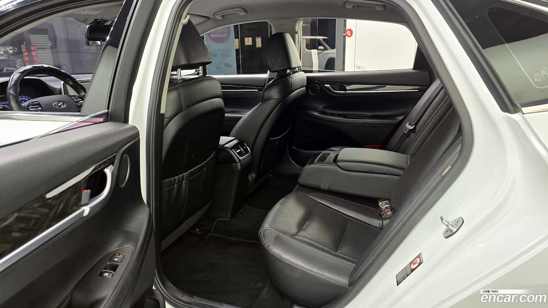 Grandeur Hyundai 2018.2-OPTION-016