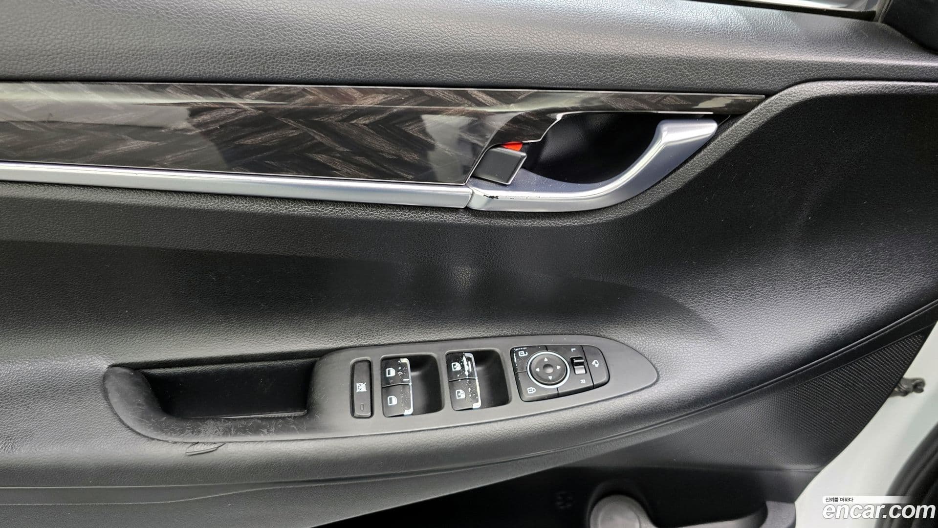 Main__Slider__Photo:Grandeur Hyundai 2018.2-16
