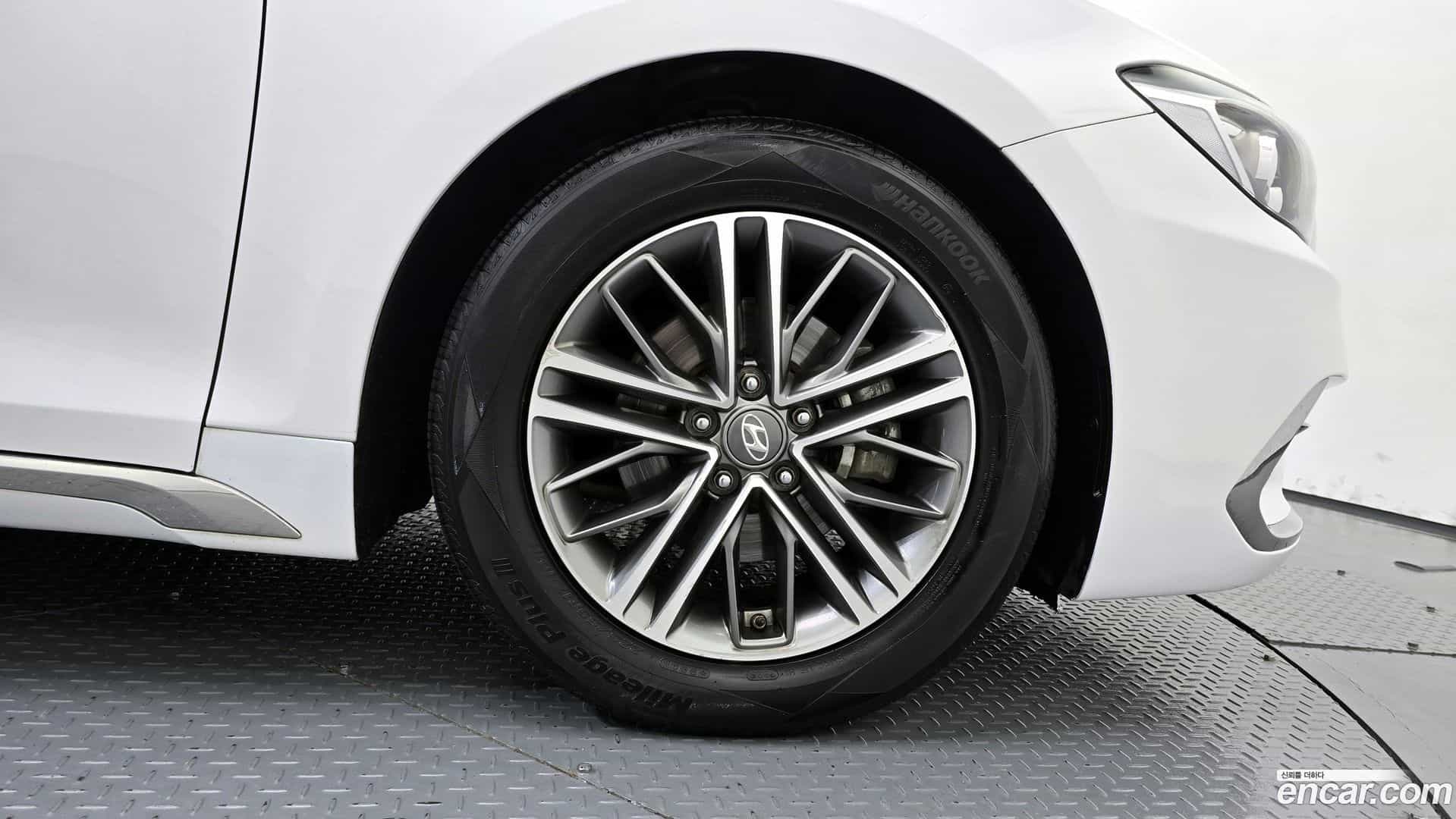 Grandeur Hyundai 2018.2-OUTER-031