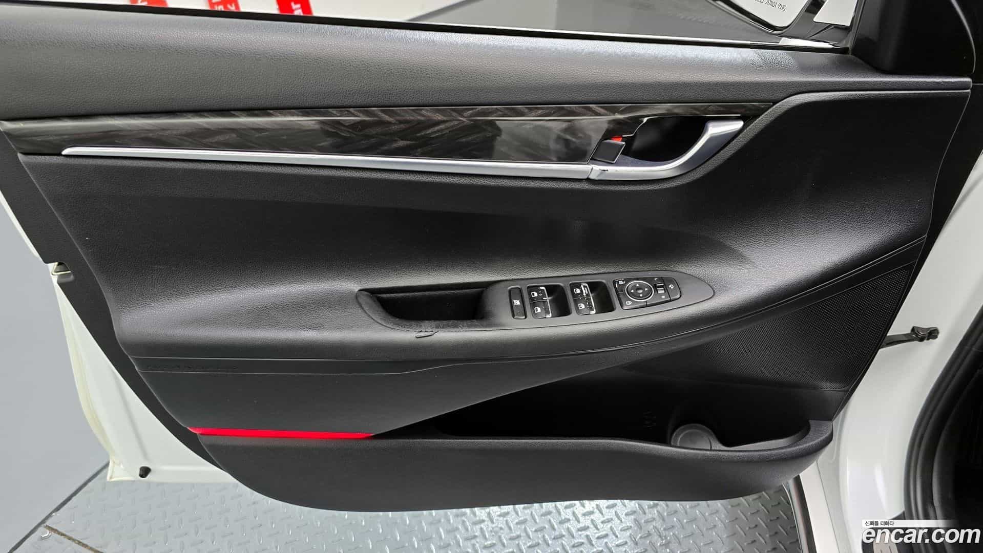 Grandeur Hyundai 2018.2-INNER-034