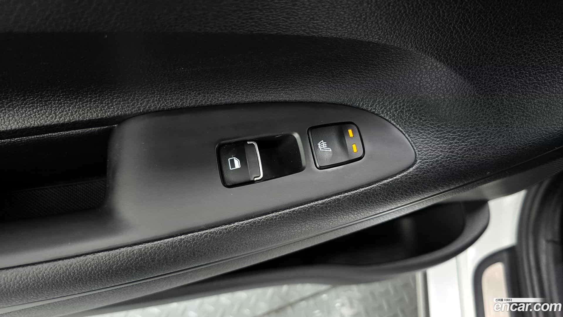 Grandeur Hyundai 2018.2-OPTION-040