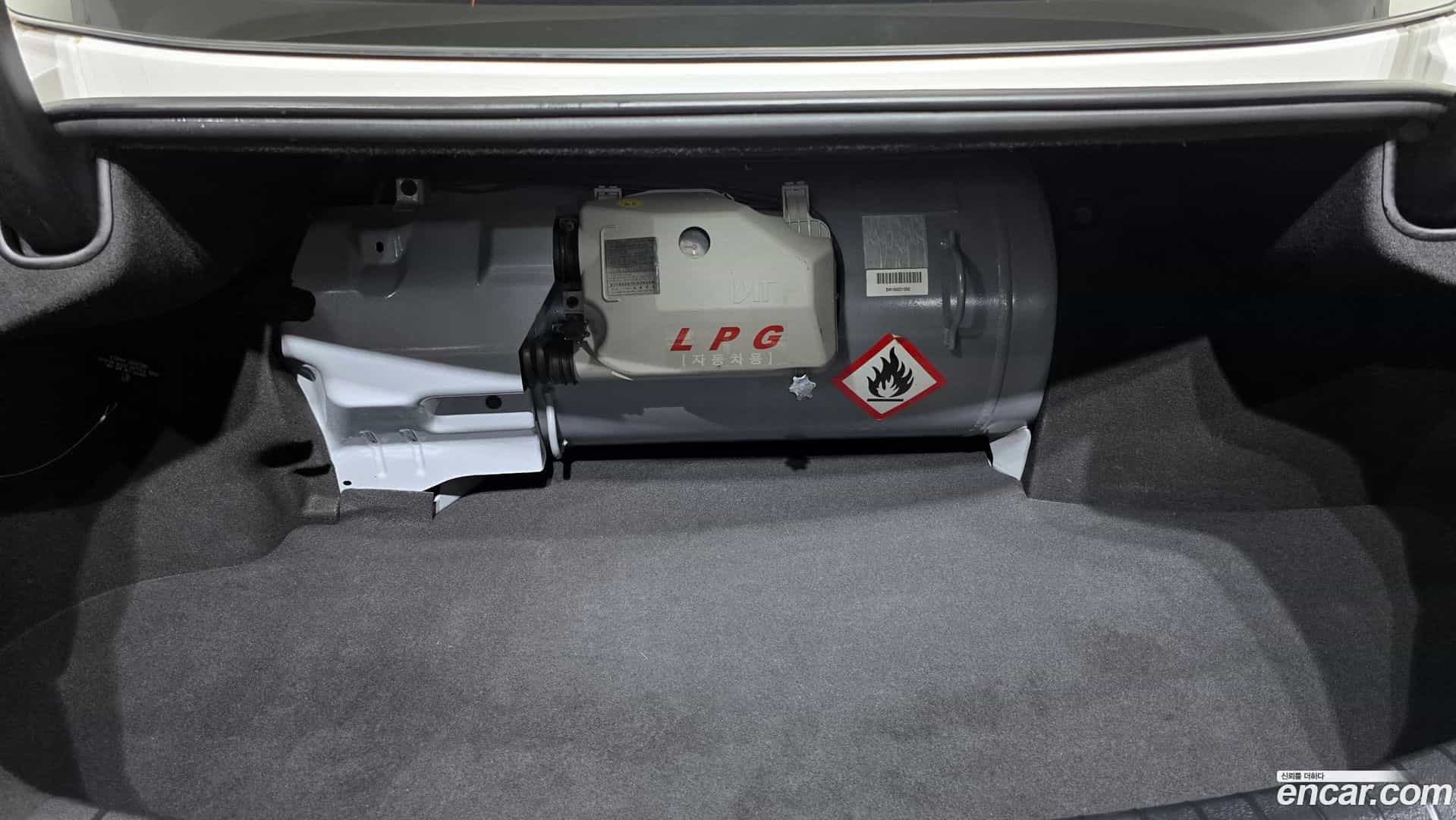 Grandeur Hyundai 2018.2-OPTION-043