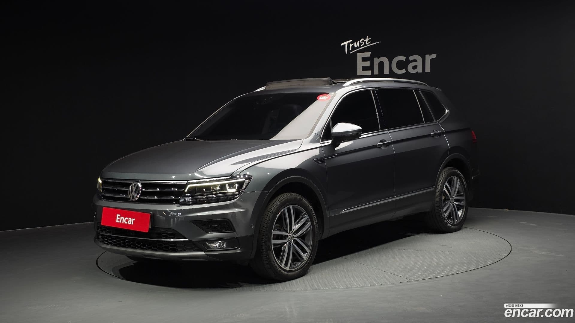 Main__Slider__Photo:Tiguan Volkswagen 2020.11-0