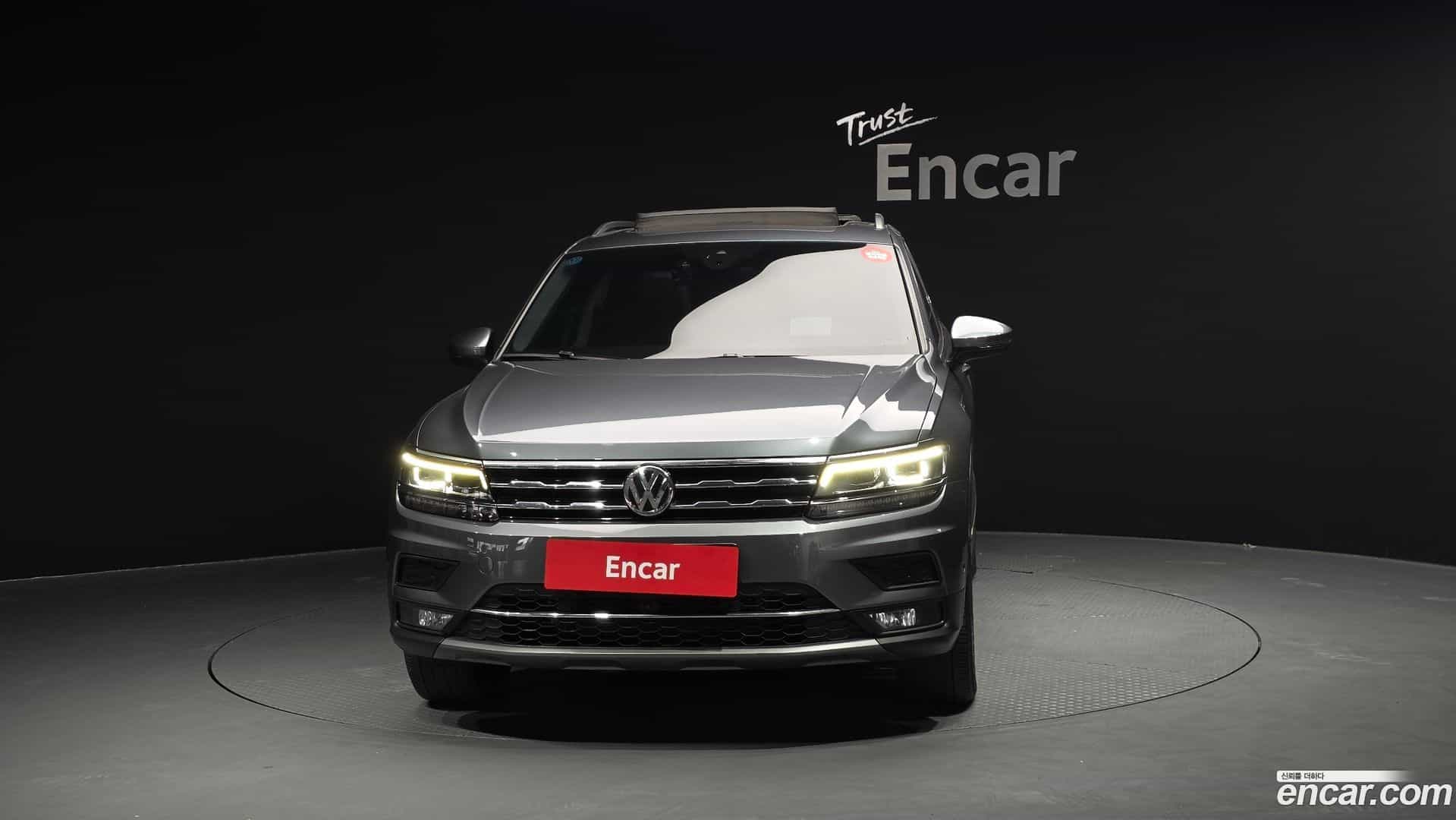 Tiguan Volkswagen 2020.11-OUTER-003