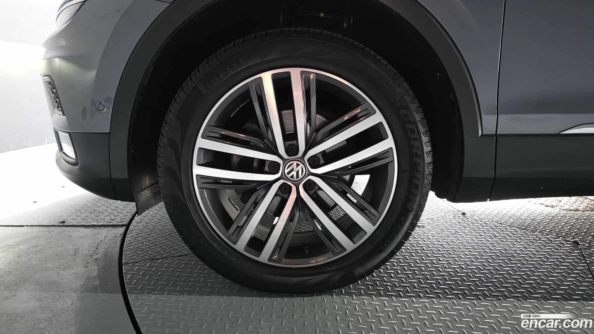 Tiguan Volkswagen 2020.11-OUTER-005
