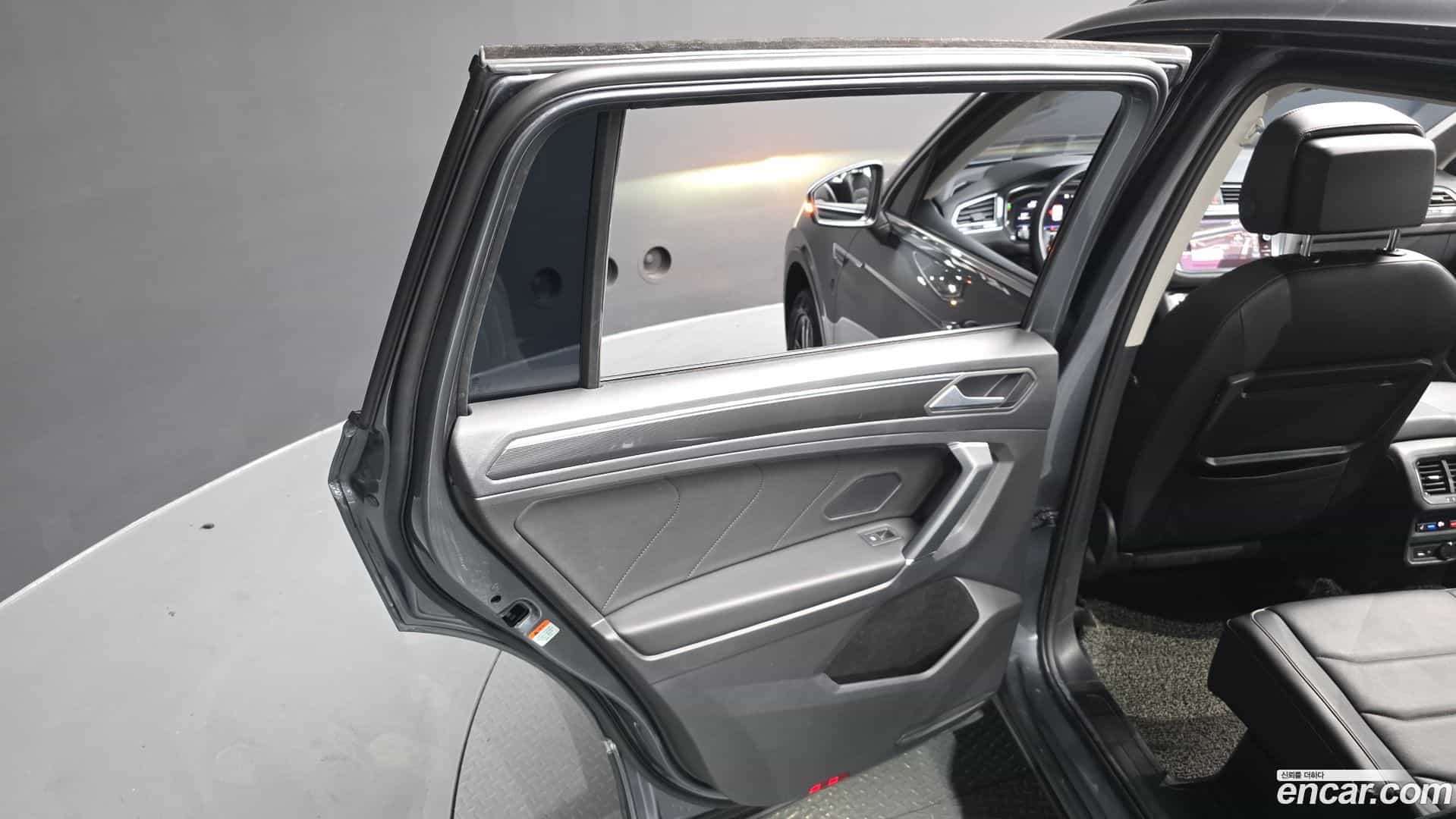 Tiguan Volkswagen 2020.11-INNER-035