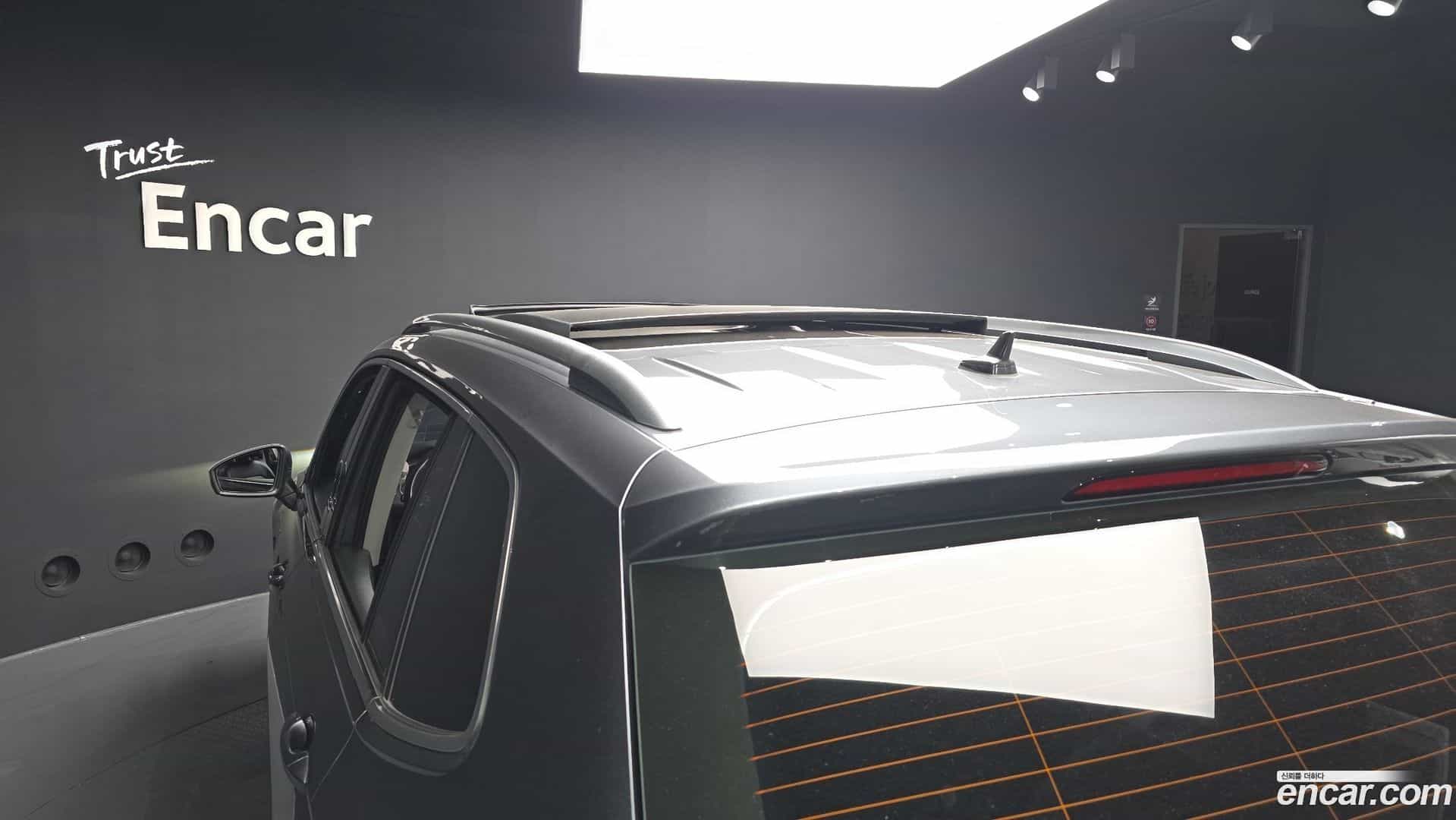Tiguan Volkswagen 2020.11-OPTION-043