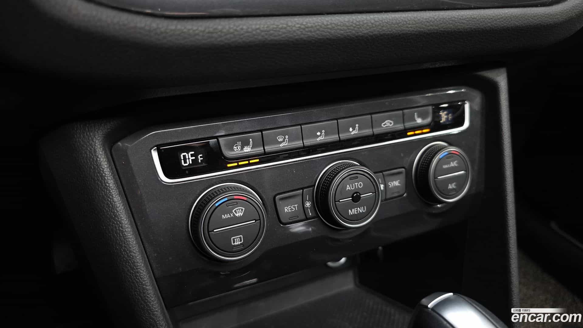 Tiguan Volkswagen 2020.11-OPTION-047