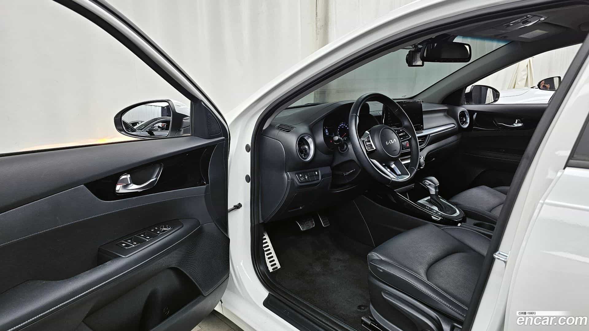 K3 Kia 2024.0-INNER-010