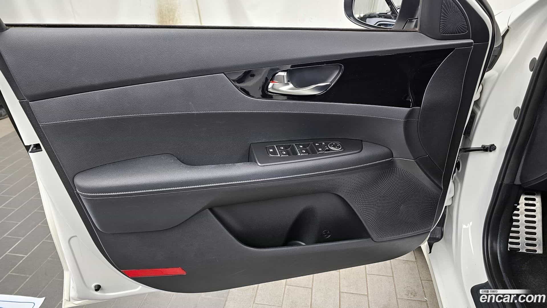 K3 Kia 2024.0-INNER-034