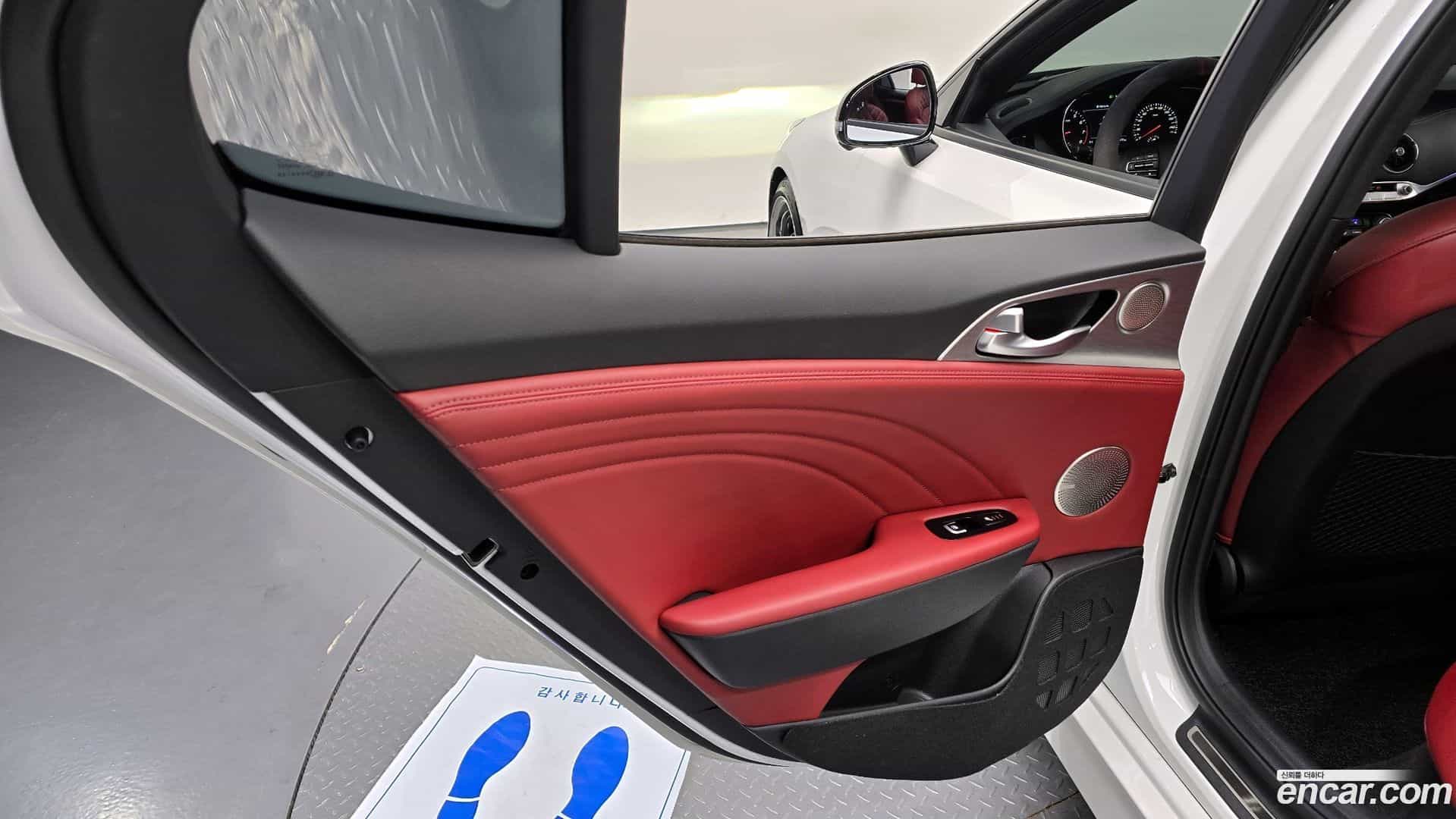 Stinger Kia 2023.1-INNER-035