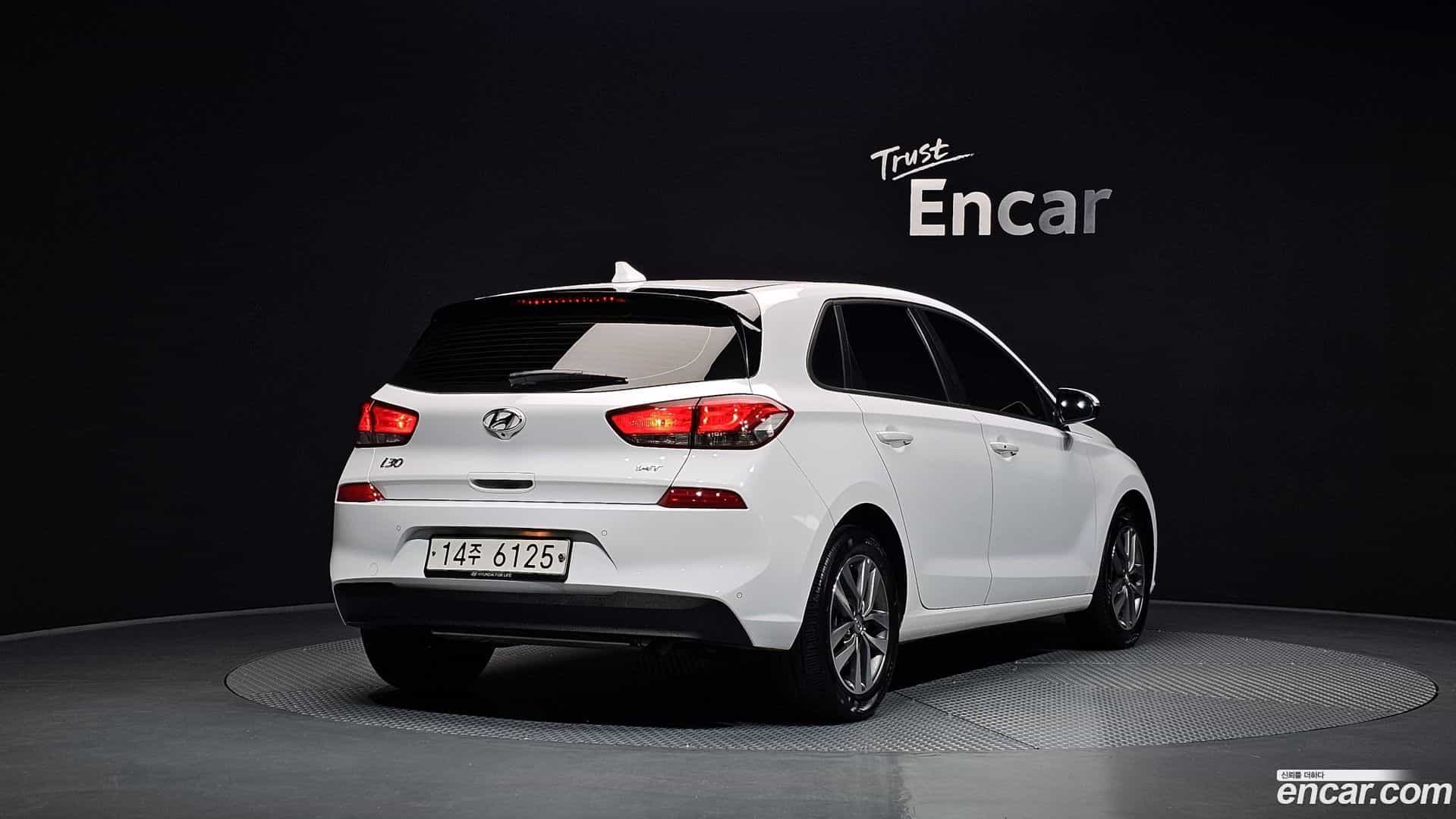 i30 Hyundai 2017.8-OUTER-002