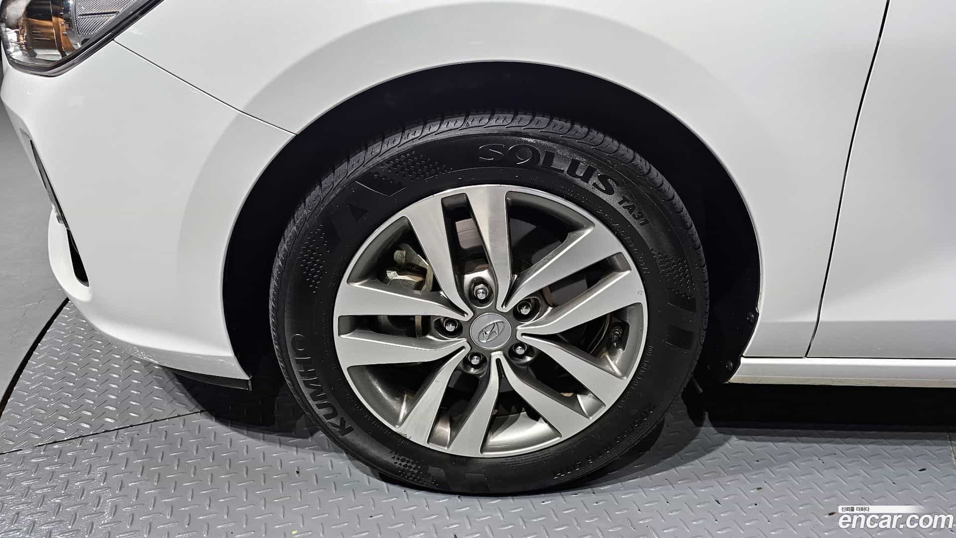 i30 Hyundai 2017.8-OUTER-005