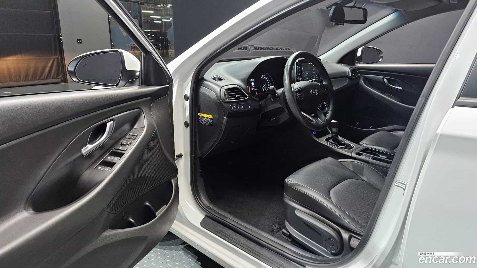 i30 Hyundai 2017.8-INNER-010