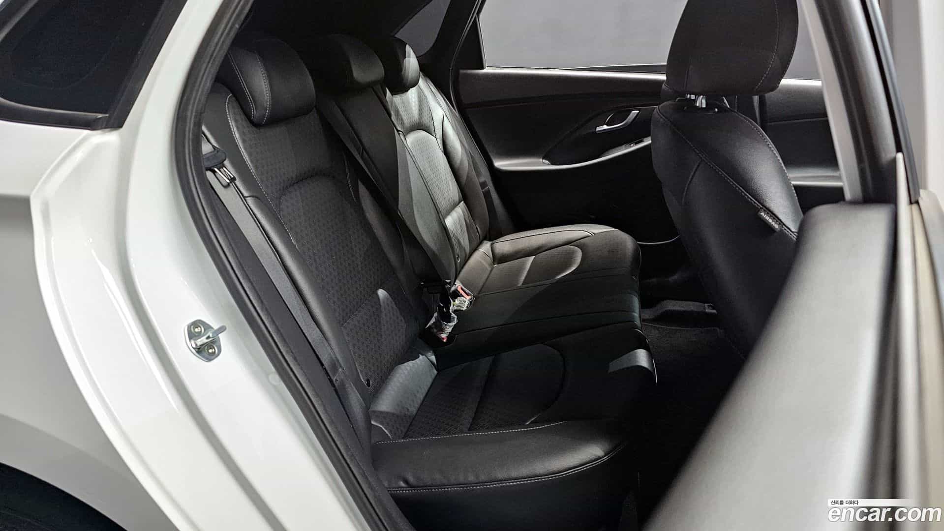 i30 Hyundai 2017.8-OPTION-015
