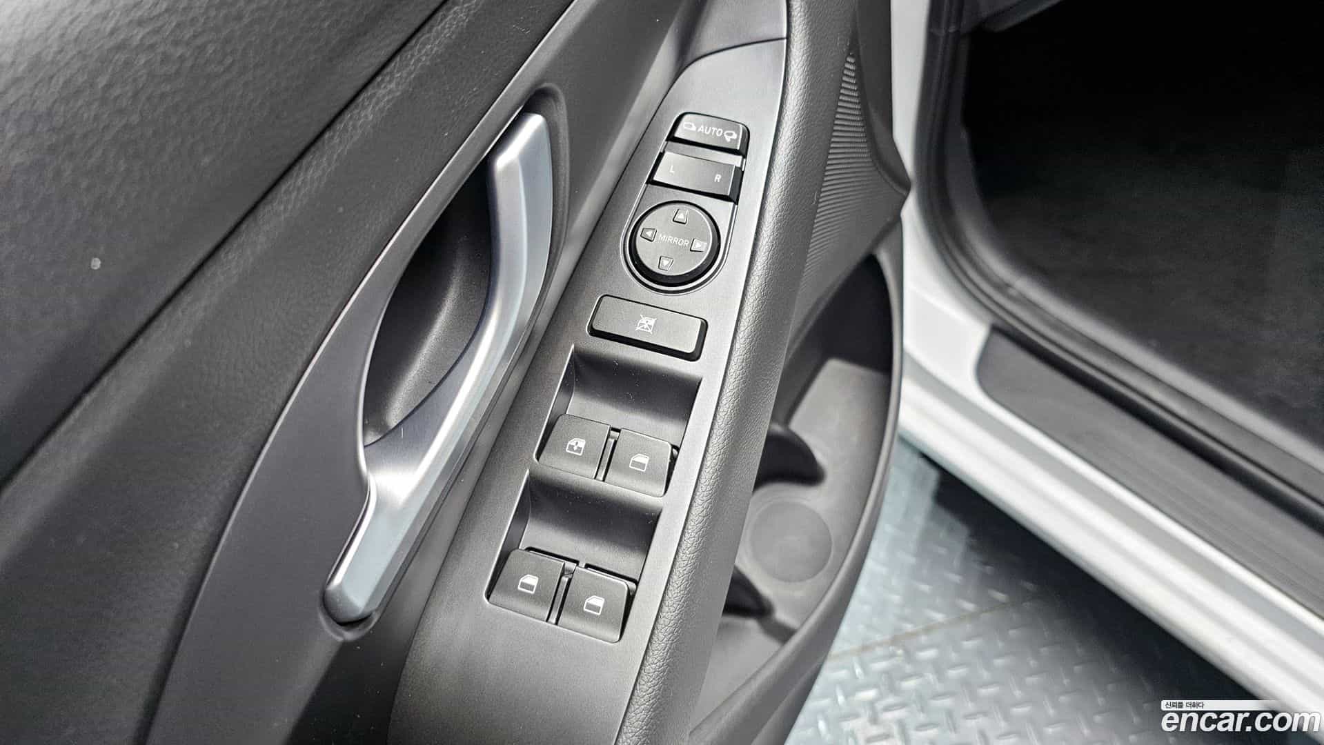 i30 Hyundai 2017.8-OPTION-021