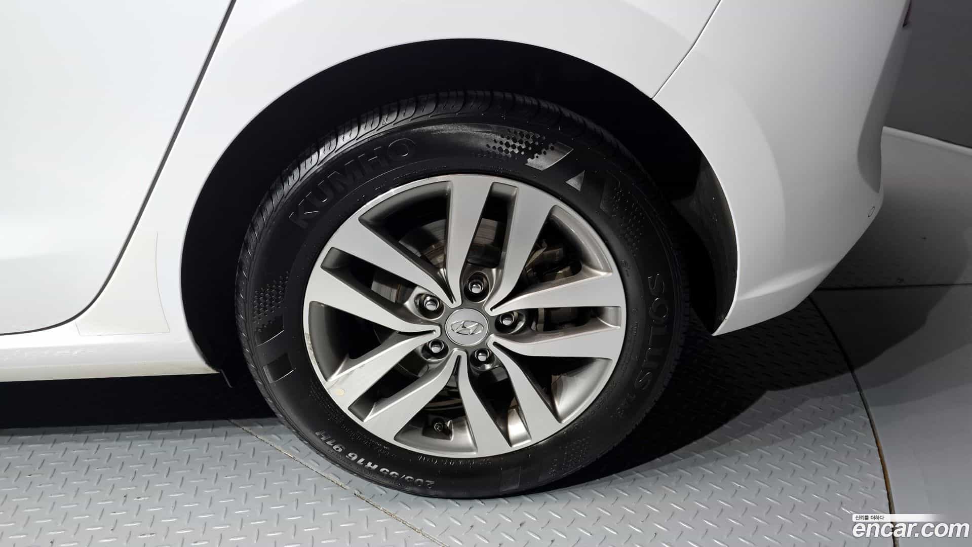 i30 Hyundai 2017.8-OUTER-031