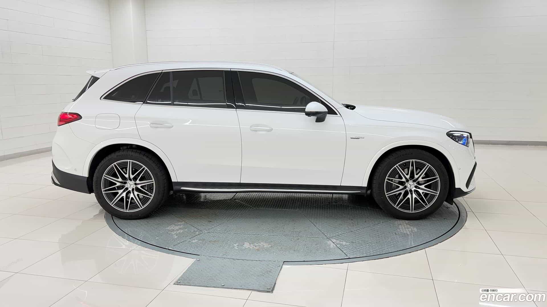GLC-Class Mercedes-Benz 2025.4-OUTER-006